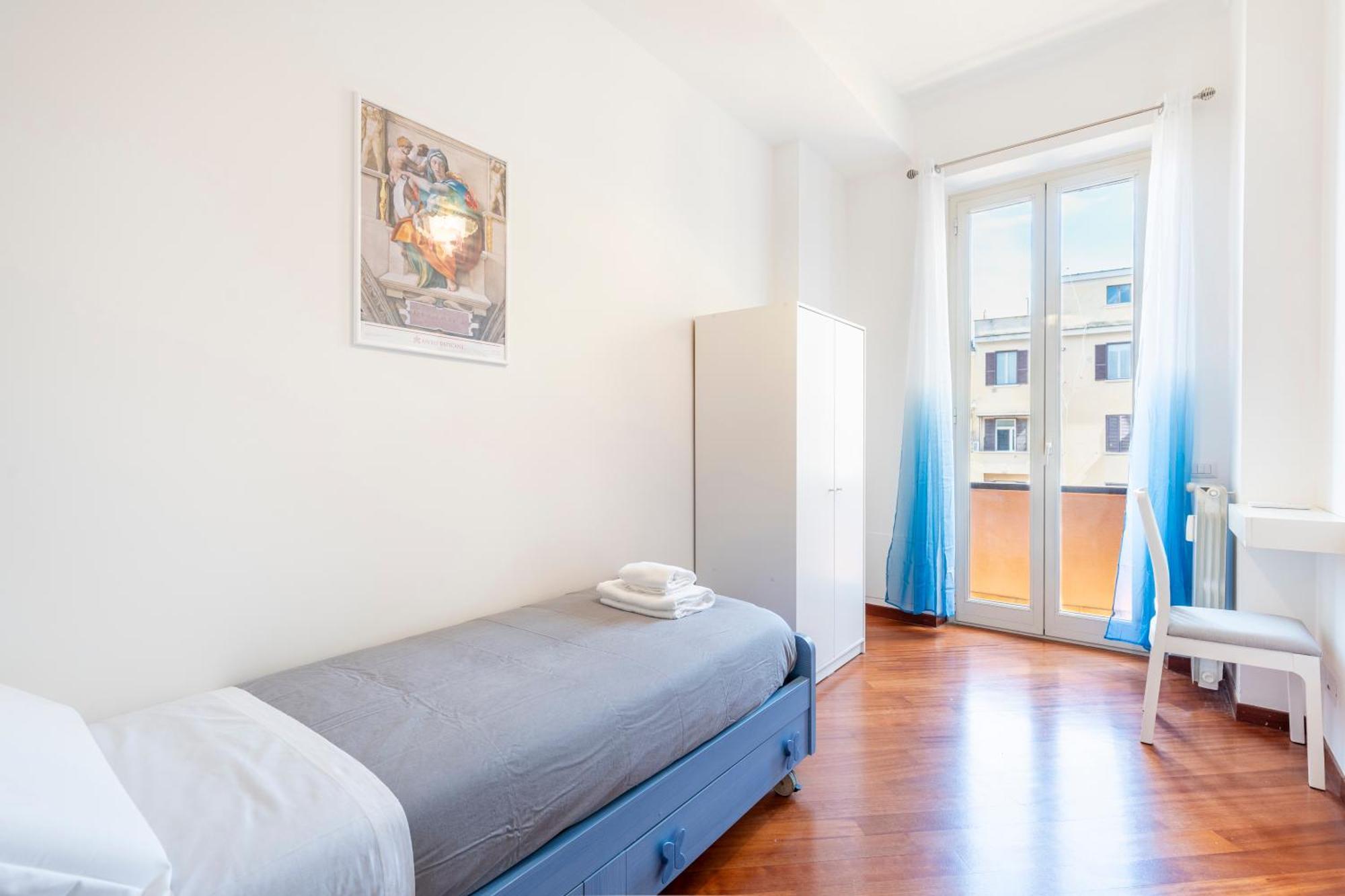 Vatican Art Apartment *